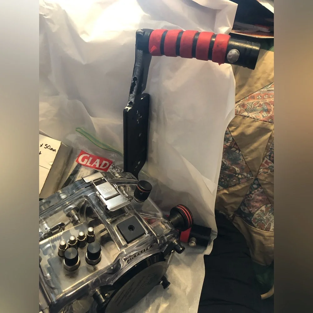 UNDERWATER CAMERA SET- Fully equipped Ikelite Underwater House & Canon 7D Camera